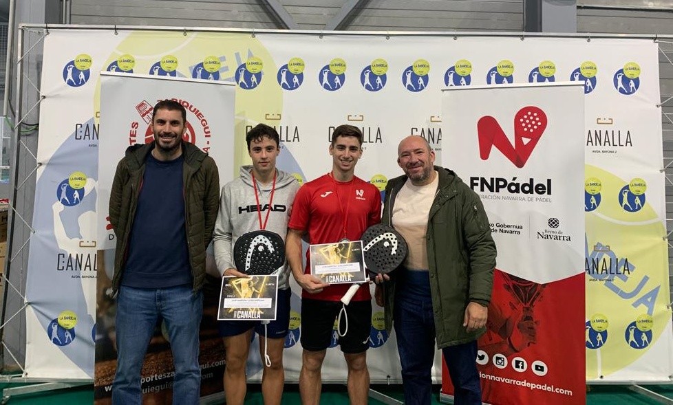 Aimar Goñi y Álvaro Sola y Marta Sexmilo y Maite Gabarrús, vencedores de la última prueba absoluta de pádel de la temporada